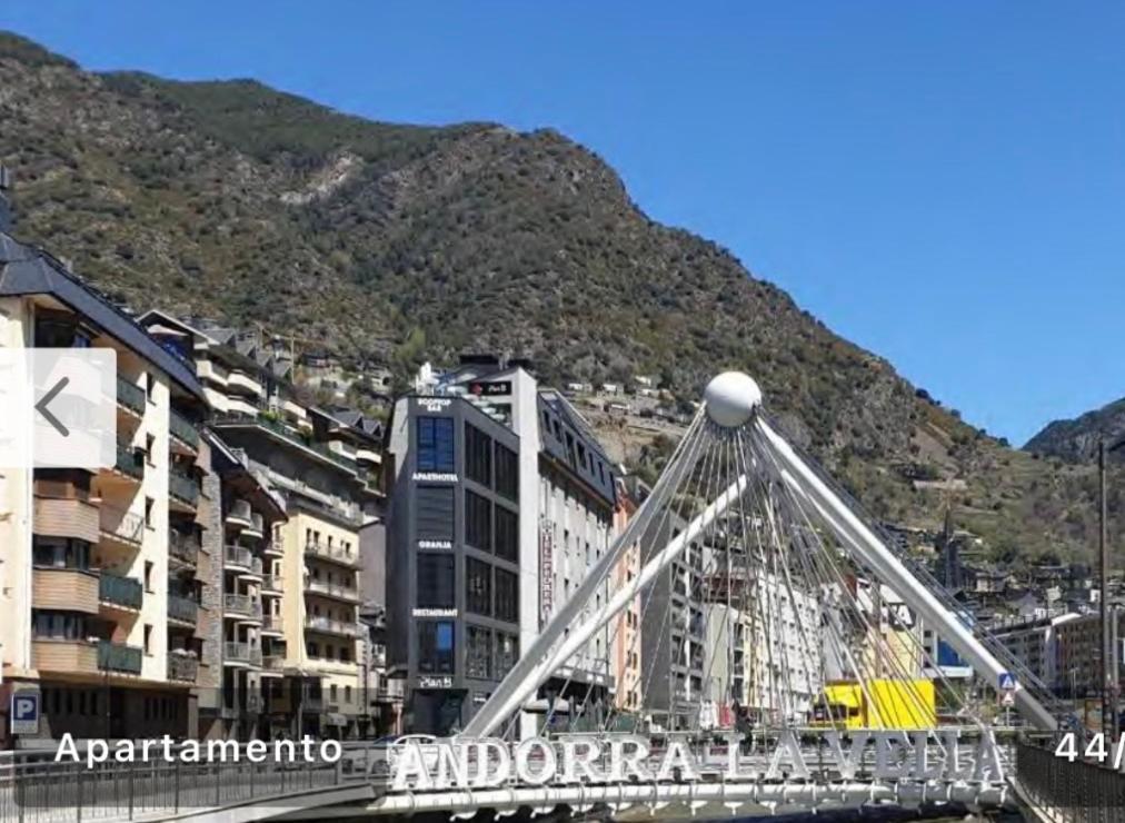 Apartamento En El Centro De Andorra La Vella Con Parking Apartment Ngoại thất bức ảnh