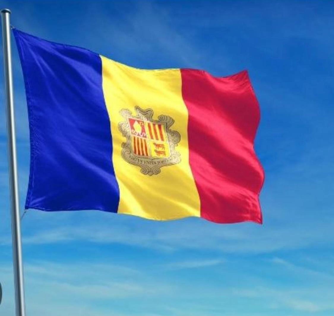 Apartamento En El Centro De Andorra La Vella Con Parking Apartment Ngoại thất bức ảnh
